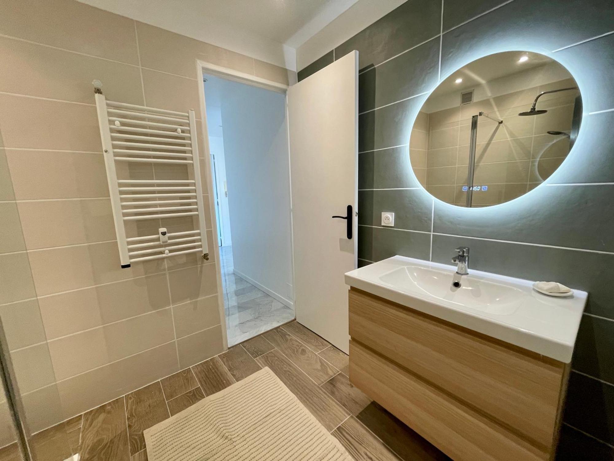 Bright Appartment With View Cagnes-sur-Mer Exteriör bild
