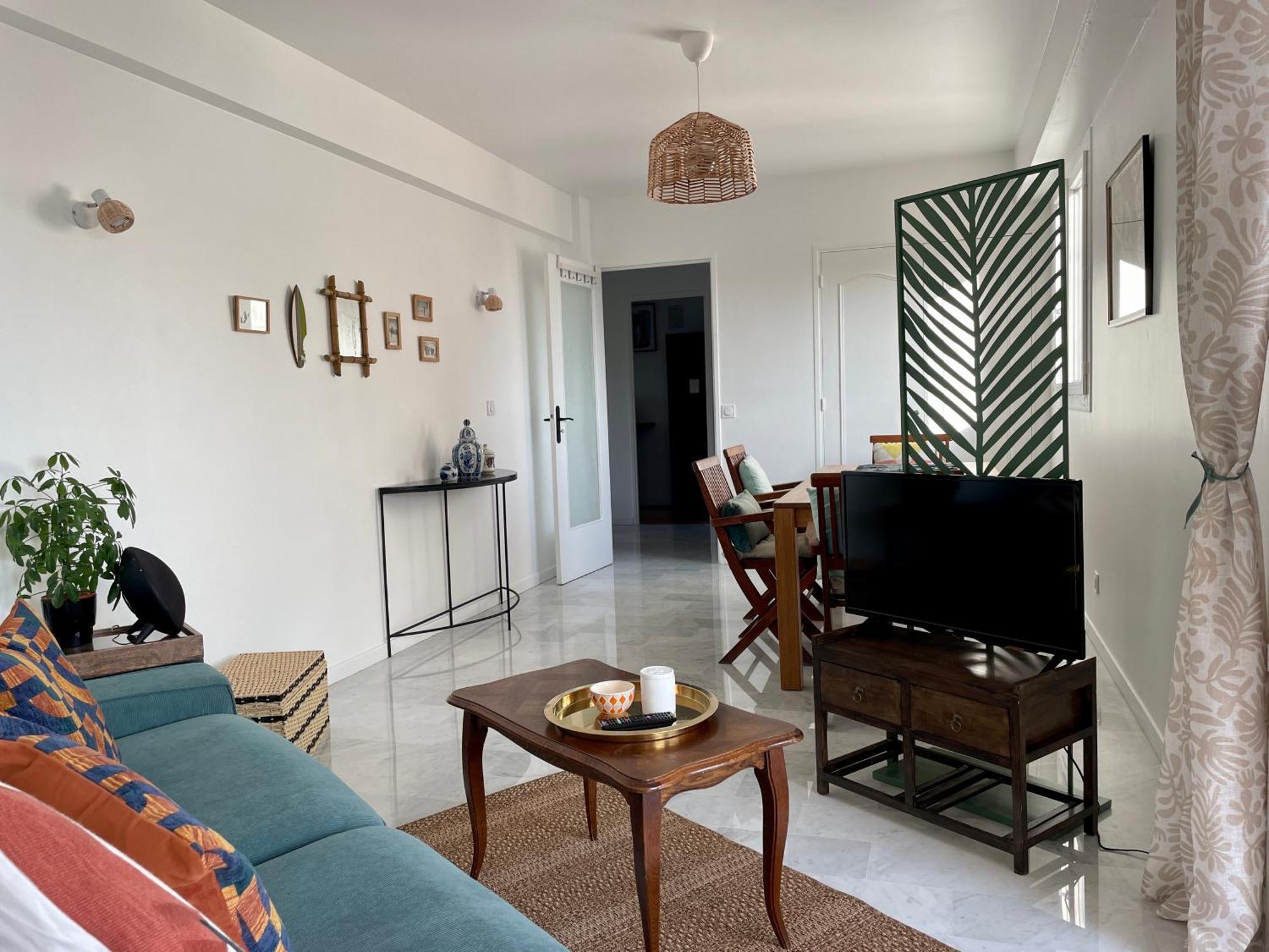 Bright Appartment With View Cagnes-sur-Mer Exteriör bild
