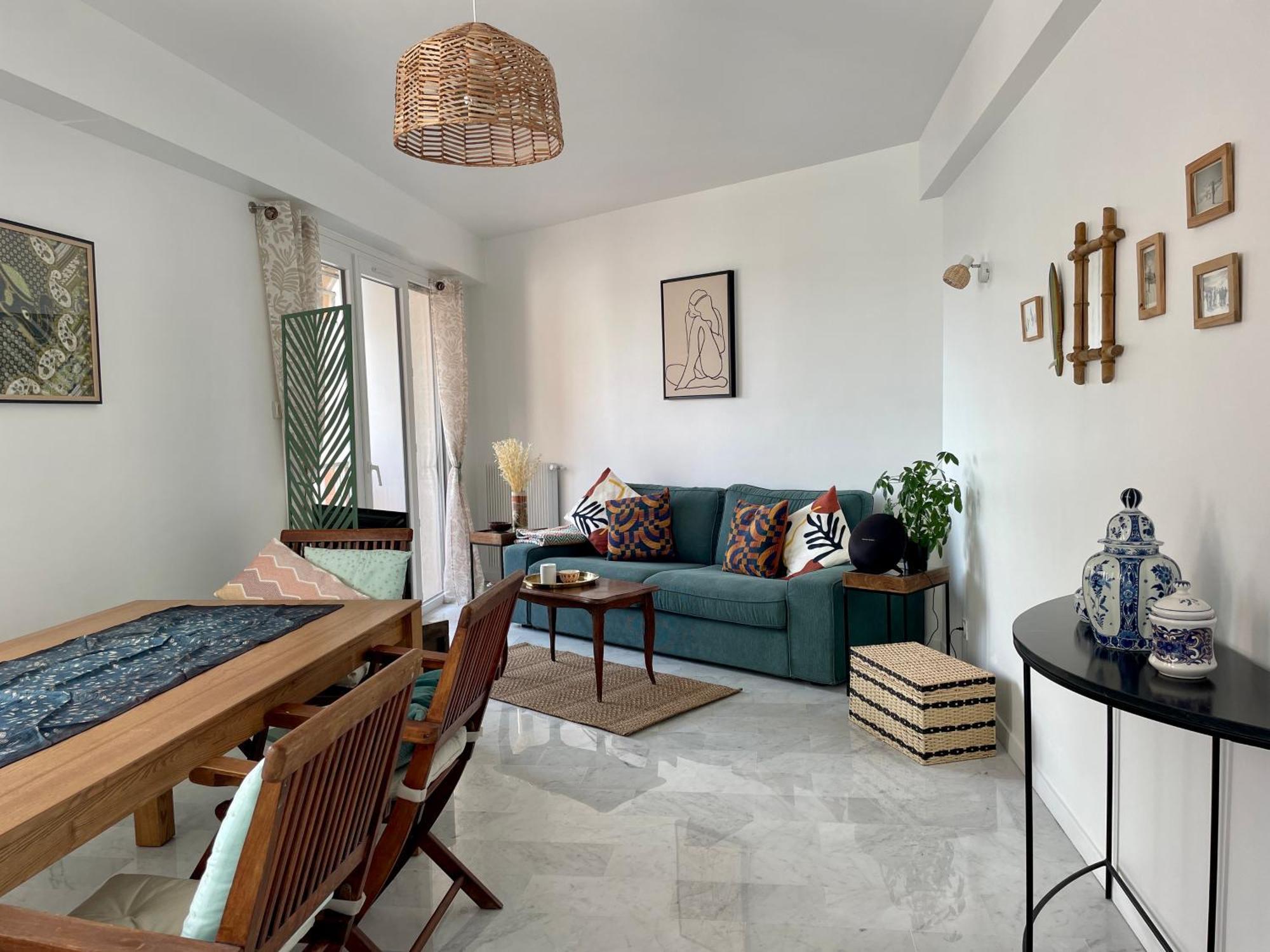 Bright Appartment With View Cagnes-sur-Mer Exteriör bild
