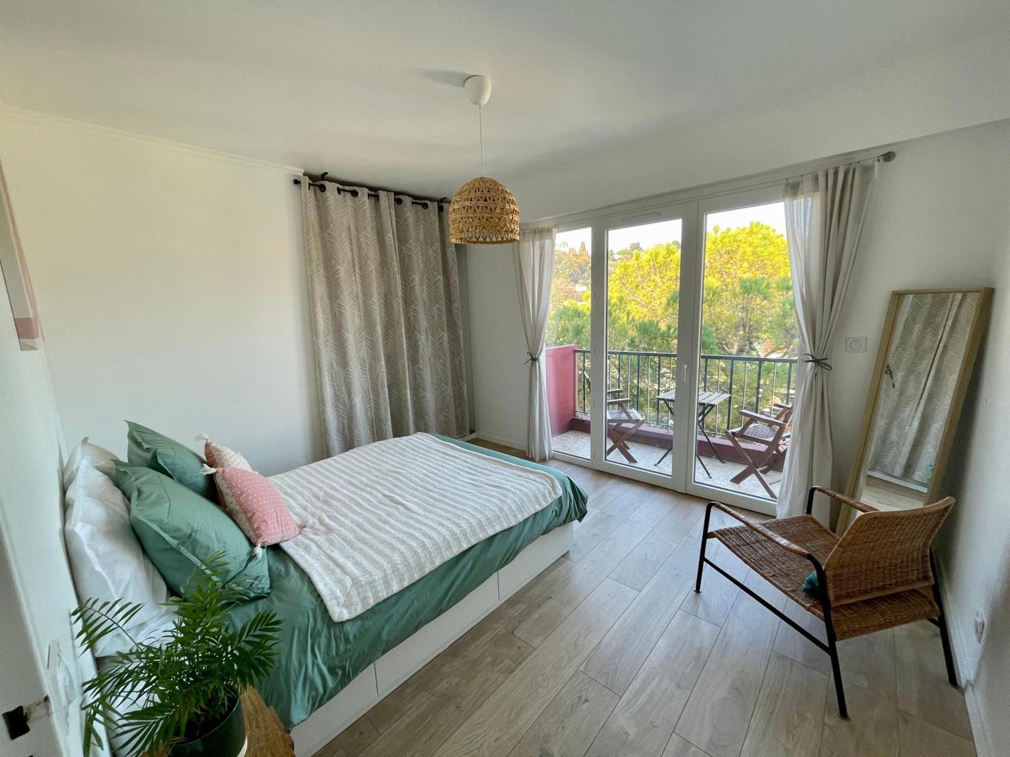 Bright Appartment With View Cagnes-sur-Mer Exteriör bild